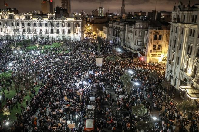 Crisis política en Perú: defender la democracia y las libertades ciudadanas